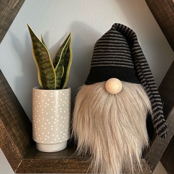 Meet your Posher, Jennifer - Picture 1 of 1